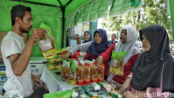 Belanja Sembako Murah di Pasar Rawamangun