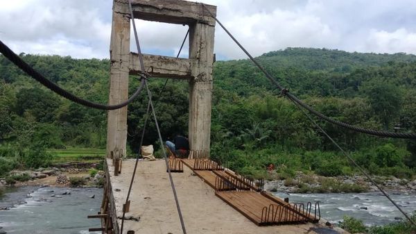 Melihat Progres Pembangunan Jembatan Mangkrak di Maros