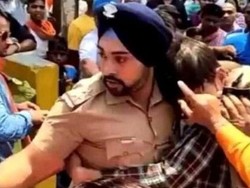 Selamatkan Pria Muslim dari Amukan Massa, Polisi India Diancam