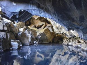 Foto: Pemandian Air Panas dalam Gua Bisa Seindah Ini