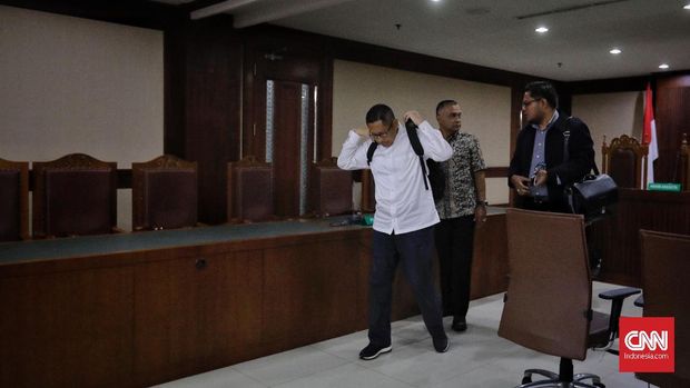 Terpidana korupsi Pembangunan Pusat Pendidikan dan Sekolah Olahraga Nasional (P3SON) Hambalang Anas Urbaningrum mengikuti sidang lanjutan pengajuan peninjauan kembali (PK) atas vonisnya di Pengadilan Tipikor, Jakarta, Kamis, 31 Mei 2018. Anas mengajukan PK atas kasasi MA yang menjatuhkan hukuman penjara selama 14 tahun penjara. CNN Indonesia/Adhi Wicaksono