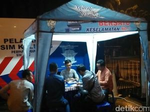 Jelang Lebaran, Polisi Buka Layanan SIM Keliling di Masjid-masjid Jelang Lebaran, Polisi Buka Layanan SIM Keliling di Masjid-masjid