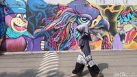 Melihat Kreativitas Warga Jagakarsa Sambut Bulan Ramadan dengan Mural