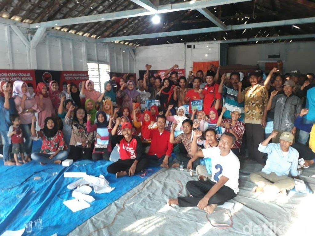 PDIP Bojonegoro Door to Door Kenalkan Program Gus Ipul-Puti PDIP Bojonegoro Door to Door Kenalkan Program Gus Ipul-Puti