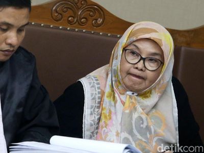 Sidang Lanjutan PK Eks Menkes Siti Fadillah