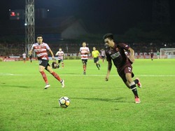 Dua Pemain PSM Dapat Pujian Usai Kemenangan atas Madura United