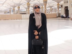 Umrah saat Ramadan, Viany Zaelany Tak Bisa Tahan Tangisan