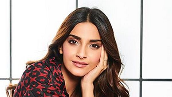 Pesona Sonam Kapoor, Aktris Bollywood dengan Bayaran Tertinggi