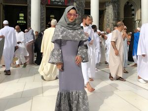 Foto Saat Umrah Dikritik Netizen, Ini Kata Krisdayanti
