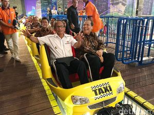 Momen Seru CT Jajal Wahana Roller Coaster di Transmart Yasmin Bogor