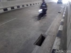 Penampakan Lubang Gorong-gorong Tanpa Tutup di Underpass Mampang