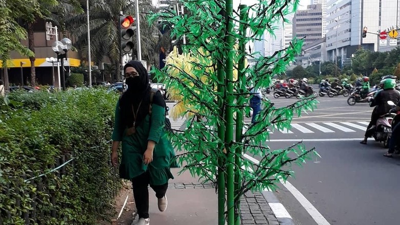 ANIES MARAH : Sentil Pohon Imitasi, Anies: Ini Contoh 