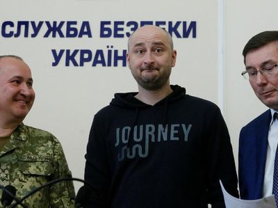 Detik-detik Jurnalis Pengkritik Putin Muncul Usai Dinyatakan Tewas
