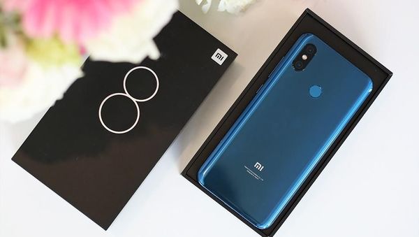 Lebih Dekat dengan Xiaomi Mi 8