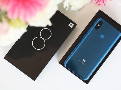 Lebih Dekat dengan Xiaomi Mi 8