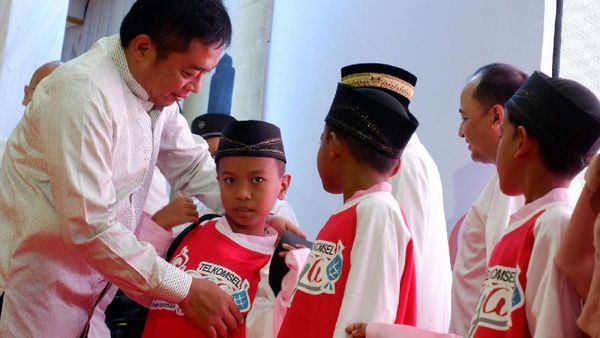 Telkomsel Safari Ramadan Sambangi Padang
