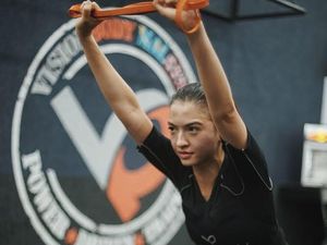 Adem! Gaya Anggun Raline Shah yang Ternyata Rajin Olahraga