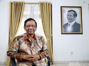 Mahfud Md Tolak Tawaran Jadi Ketua Timses Jokowi Mahfud Md Tolak Tawaran Jadi Ketua Timses Jokowi