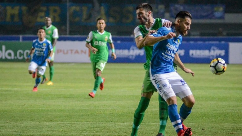 Persib Dikalahkan Bhayangkara FC di Kandang Sendiri Persib Dikalahkan Bhayangkara FC di Kandang Sendiri