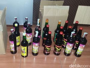 Jelang Ramadhan, Satpol PP Sita Ratusan Botol Miras di Kafe Purwakarta Jelang Ramadhan, Satpol PP Sita Ratusan Botol Miras di Kafe Purwakarta