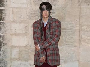 Makin Banyak Anak Muda di China Tergiur Belanja Barang Mewah, Ini Alasannya