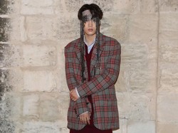 Makin Banyak Anak Muda di China Tergiur Belanja Barang Mewah, Ini Alasannya