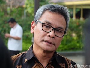 Cerita Johan Budi Undang Ganjar ke Diskusi Dewan Kolonel Pendukung Puan Cerita Johan Budi Undang Ganjar ke Diskusi Dewan Kolonel Pendukung Puan