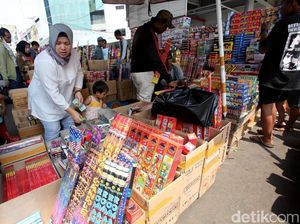 Kembang Api dari China Dijual Rp 5.000 sampai Rp 3 Juta