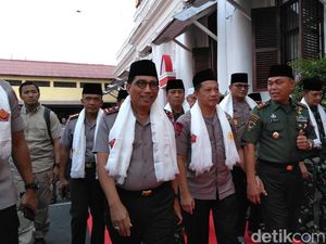 Kapolri: 41 Terduga Teroris Ditangkap, 4 Tewas 1 Menyerahkan Diri Kapolri: 41 Terduga Teroris Ditangkap, 4 Tewas 1 Menyerahkan Diri