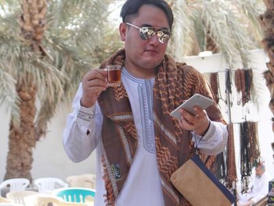 Begini Pose Nassar Saat Ngeteh hingga Makan Bersama Ayu Ting Ting
