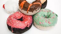 Terbuat Dari Kaus Kaki hingga Karpet, Ini 10 Fake Food yang Keren