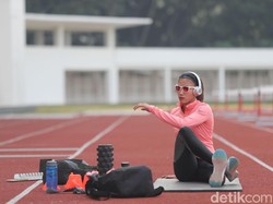 Emilia Nova Cepat dan Gaya Asyik di Lintasan Atletik