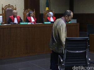 Asa Fredrich Berlebaran dengan Keluarga dari AS dan Inggris Pupus Asa Fredrich Berlebaran dengan Keluarga dari AS dan Inggris Pupus