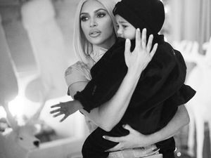 Foto: Wujud Kasih Sayang Kim Kardashian untuk Anak-anaknya