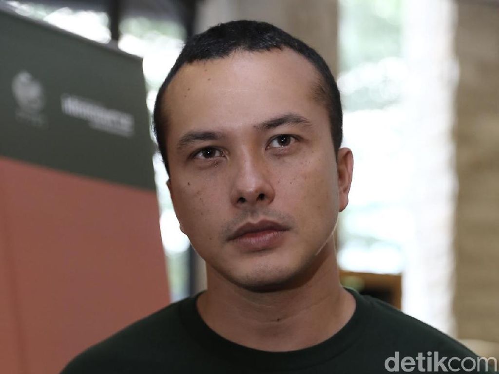 Reaksi Nicholas Saputra Nonton Piala Thomas: Mau Copot Jantung! Reaksi Nicholas Saputra Nonton Piala Thomas: Mau Copot Jantung!