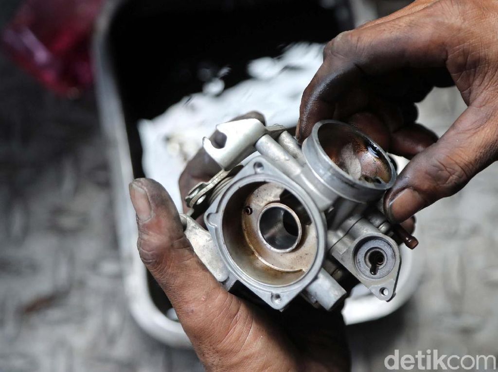 Dua Pekan Jelang Lebaran, Bengkel Motor Mulai Diserbu Dua Pekan Jelang Lebaran, Bengkel Motor Mulai Diserbu