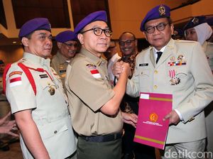 Zulkifli Hasan Hadiri Apel Peringatan Hari Pancasila Zulkifli Hasan Hadiri Apel Peringatan Hari Pancasila
