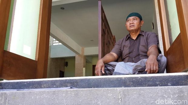 Suyono memutuskan mengabdikan diri untuk agama/