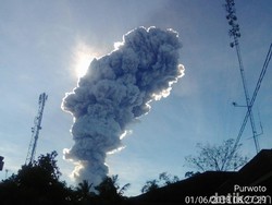 Gunung Merapi Erupsi Lagi Pagi Ini