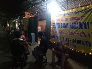 Warung Karena Allah Sediakan Sahur Gratis Selama Ramadan