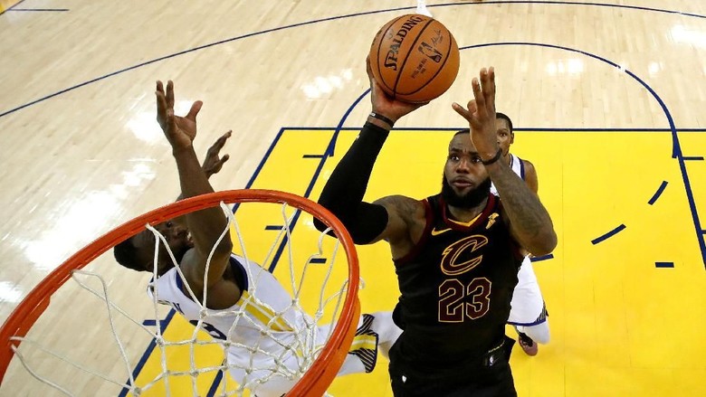 LeBron 51 Poin, tapi Cavs Dikalahkan Warriors di Gim Pertama Final