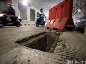 Astaga! Penutup Gorong-gorong di Underpass Mampang Dicuri