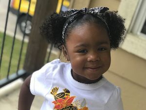 Aksi Menggemaskan Bocah 2 Tahun Lakukan Tutorial Perawatan Rambut