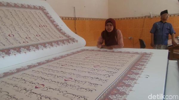 Inilah Alquran Terbesar Dari Lamongan