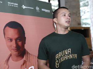 Tentang Nicholas Saputra dan Kisah Cinta Pertamanya saat SMA