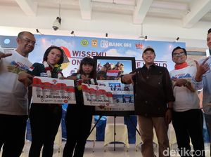 Menpora: 2 Wanita Pendaki 7 Puncak Dunia Bikin Bangga!