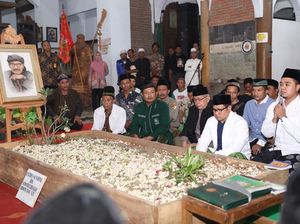 Takziah, Cak Imin Kenang Perjuangan Ki Enthus Melalui Wayang Takziah, Cak Imin Kenang Perjuangan Ki Enthus Melalui Wayang