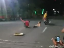 Video Remaja Terpental Diseret Sepeda Motor, Ini Kata Polisi