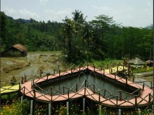 Long Weekend Asyik di Gunung Kirampog