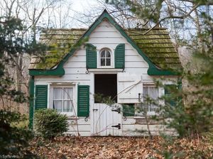 Kecenya Rumah Alice in Wonderland Ini